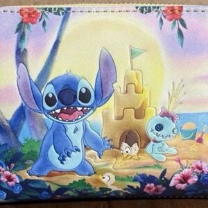 Loungefly Disney Lilo & Stitch Beach Scene Small Zip Wallet NWT Boxlunch